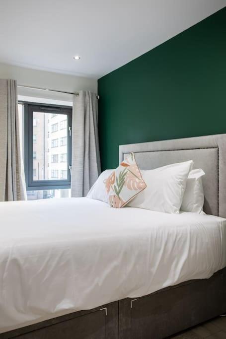 Luxury, Sleeps 6, City Centre Belfast Exteriör bild