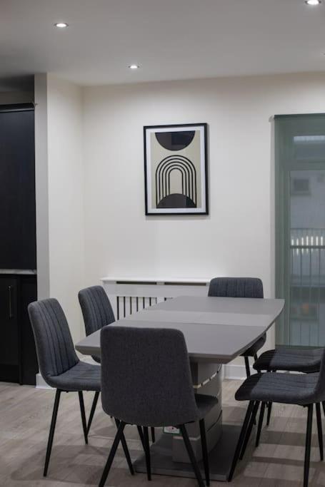 Luxury, Sleeps 6, City Centre Belfast Exteriör bild