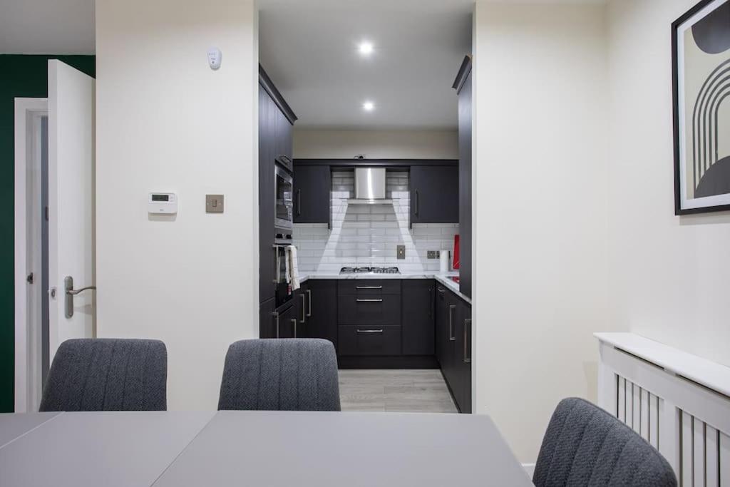 Luxury, Sleeps 6, City Centre Belfast Exteriör bild