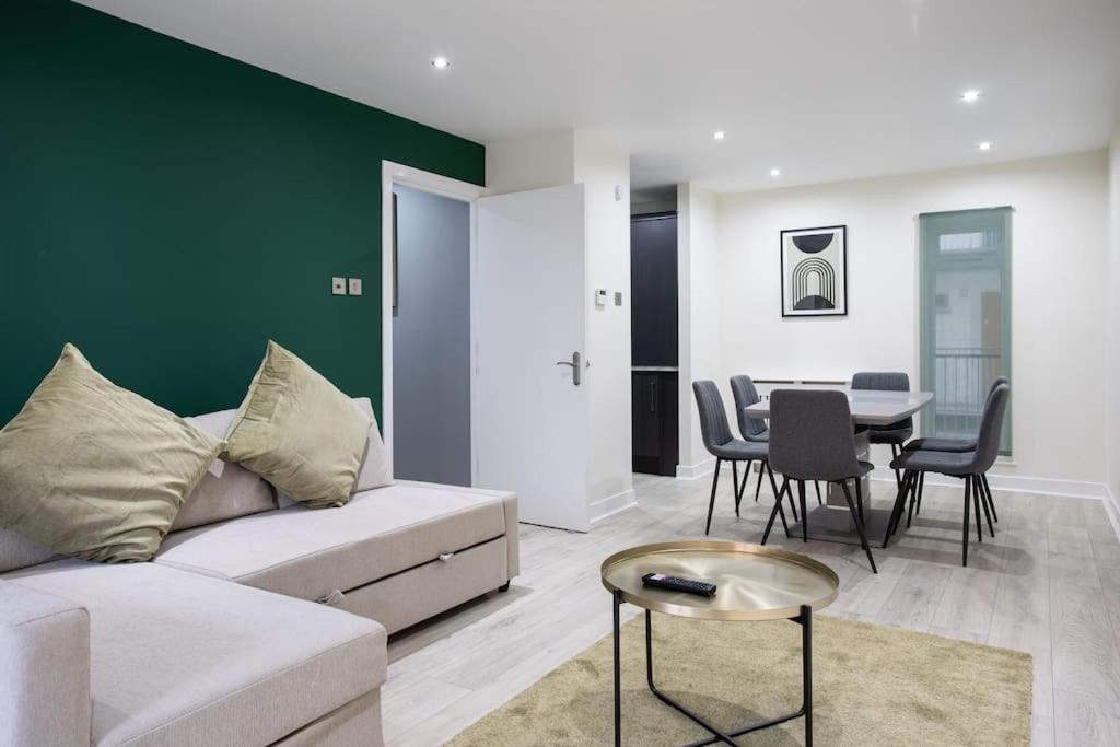 Luxury, Sleeps 6, City Centre Belfast Exteriör bild