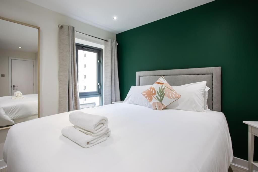 Luxury, Sleeps 6, City Centre Belfast Exteriör bild