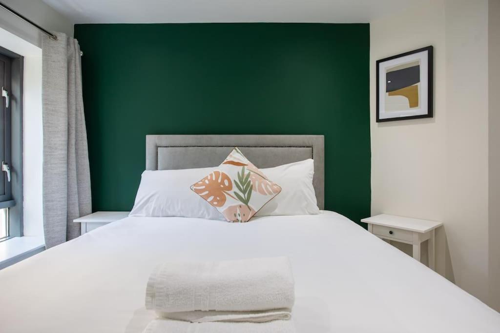 Luxury, Sleeps 6, City Centre Belfast Exteriör bild
