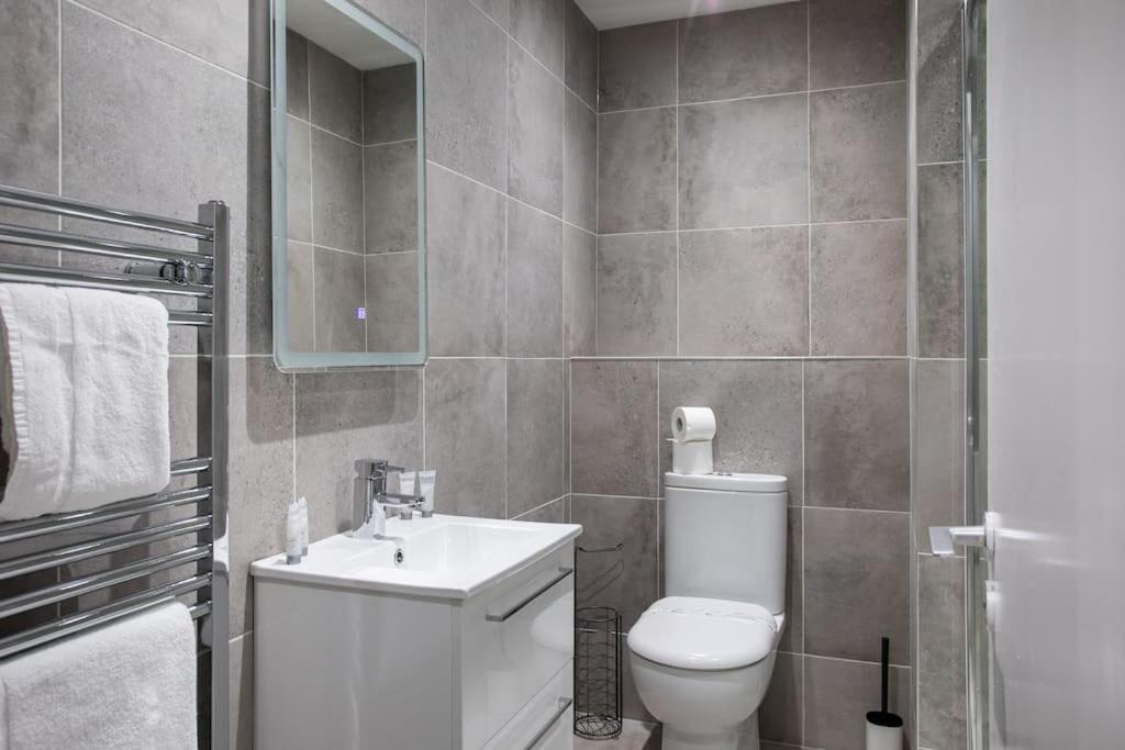 Luxury, Sleeps 6, City Centre Belfast Exteriör bild